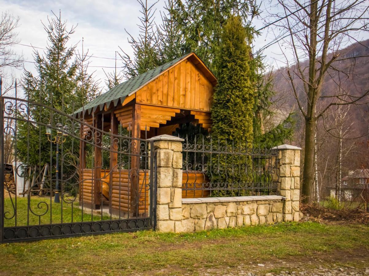 Prut Hotel Yaremche Exterior photo